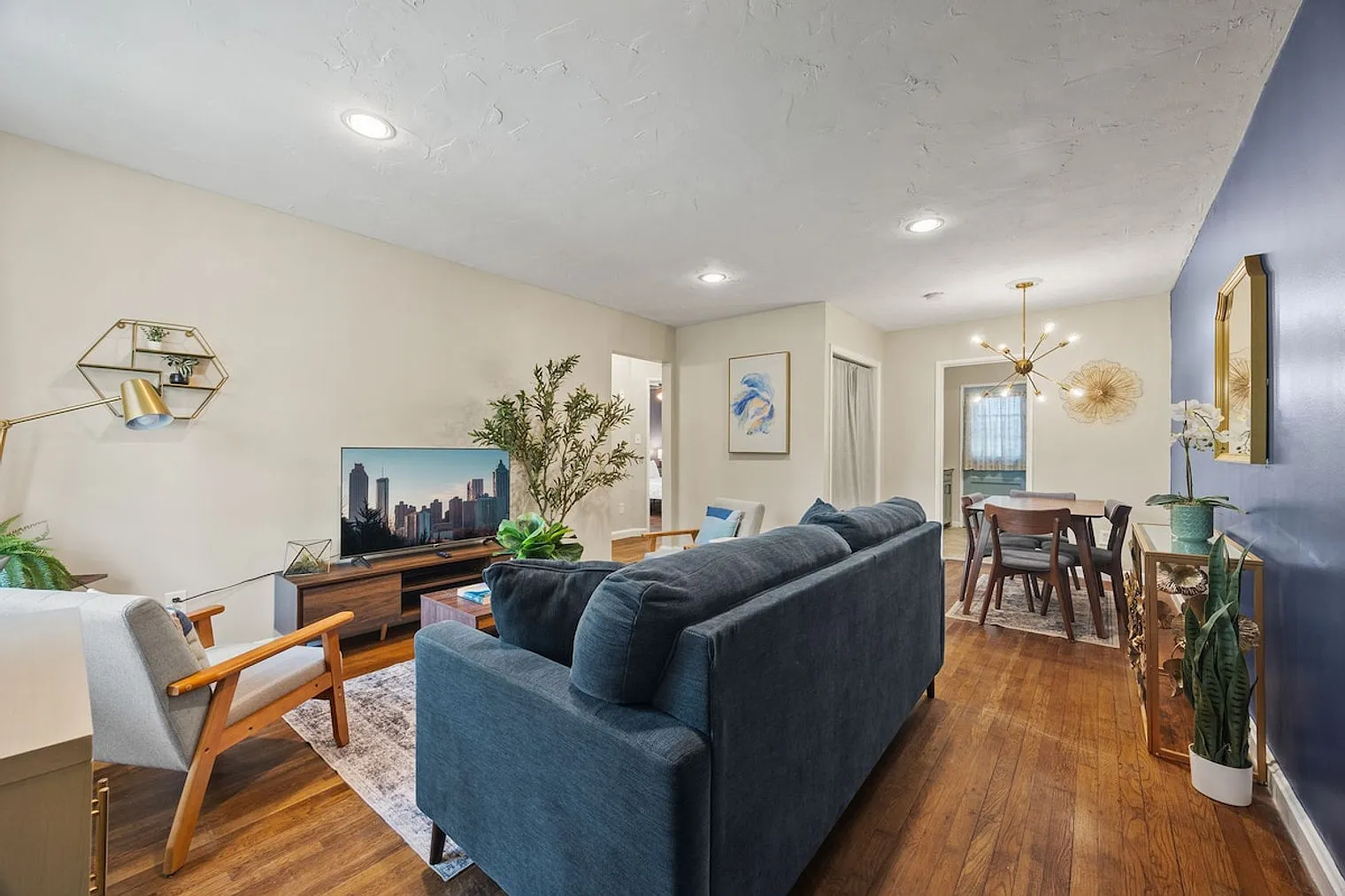 2 bed, 1.0 bath, $4,613 — Photo 1