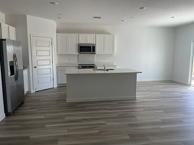 1072 Silverado Way — Photo 3