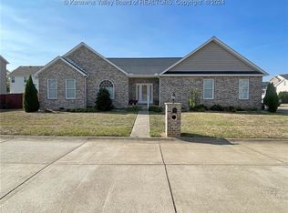 110 Baker Dr, Winfield, WV 25213