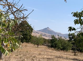 605 Comstock Rd, Hollister, CA 95023