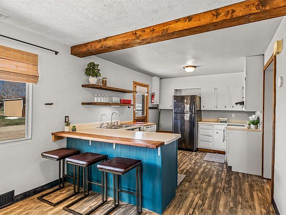 3rd image of 730 W Jefferson Avenue