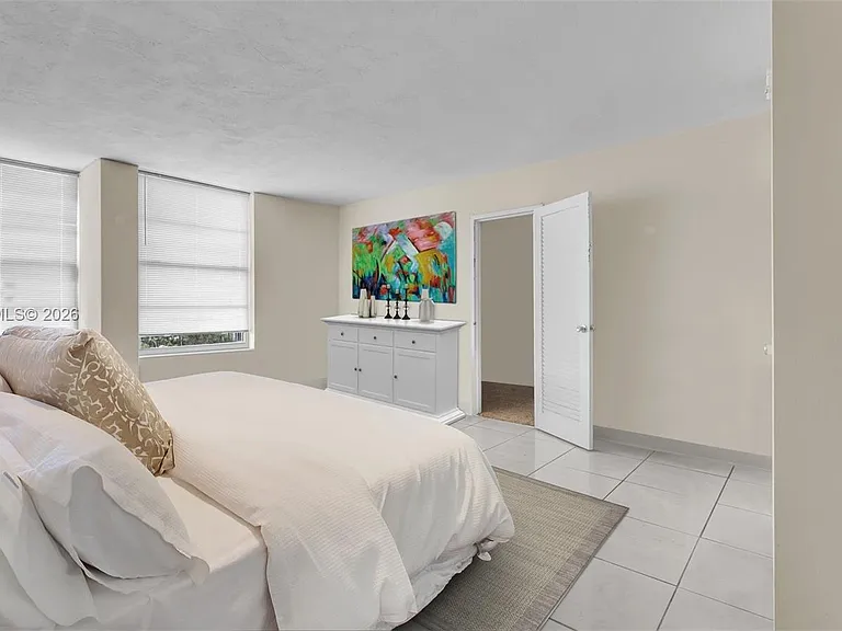 2899 Collins Ave #702 — Photo 9