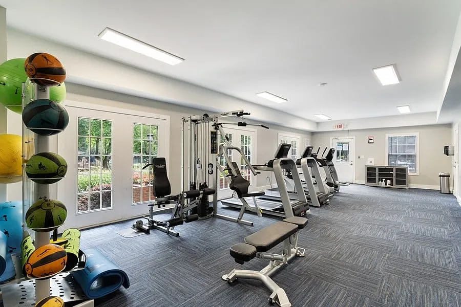 Brookstone — Photo 2