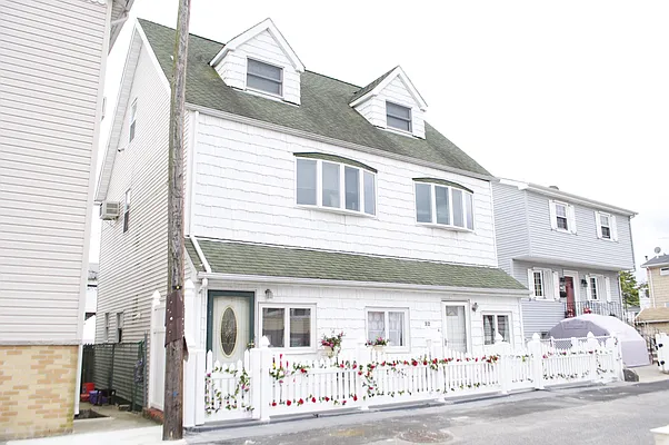 Sold by Fillmore | media 19