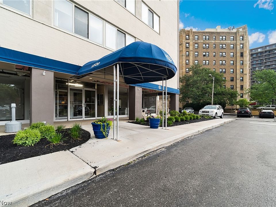 1st image of 12520 Edgewater Dr APT 407