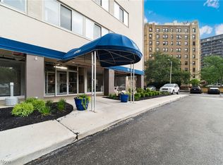 12520 Edgewater Dr APT 407, Lakewood, OH 44107