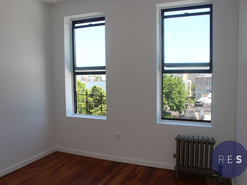 2nd image of 4121 7th Ave #D1