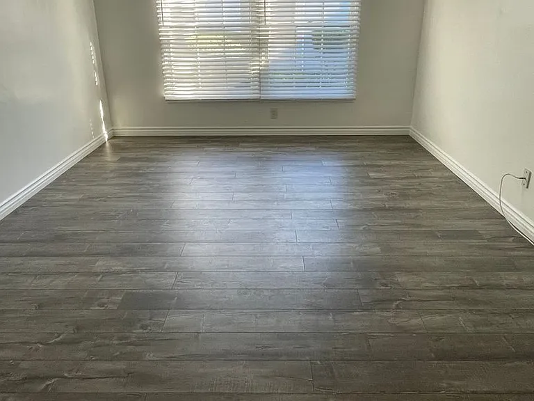 Dixon Delano Apartments — Photo 8