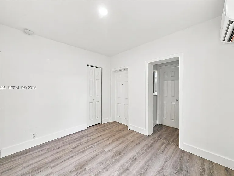 128 NW 9th Ave #7 — Photo 8