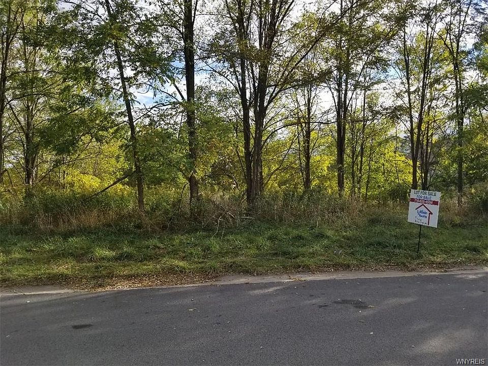 2nd image of 6996 Cambridge Dr