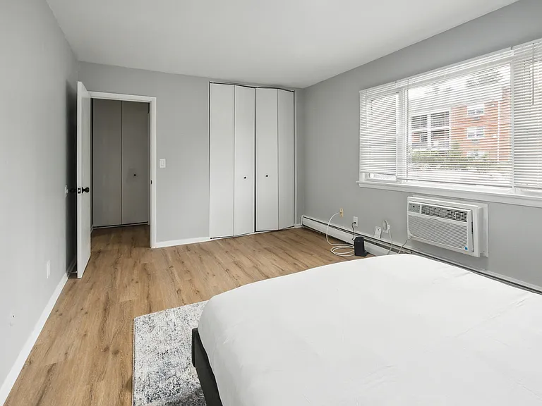 Galloway Court Apartments — Photo 12