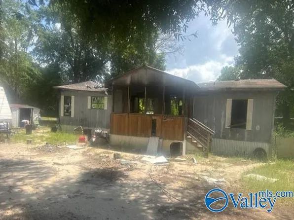 141 Smith Dr, Daleville, AL 36322