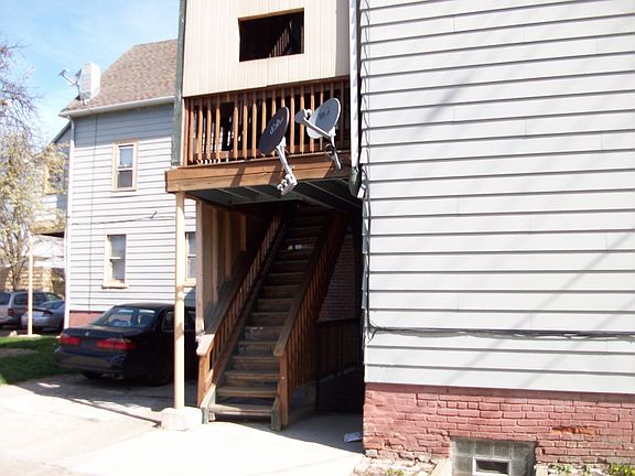 5th image of 4666 W 130th St