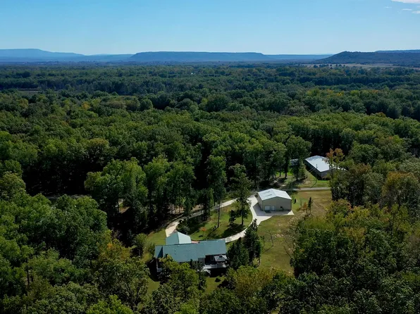 7424 W Haggerty Ln, Ozark, AR 72949