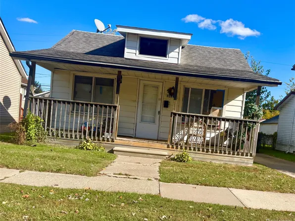 28042 Maple St, Roseville, MI 48066