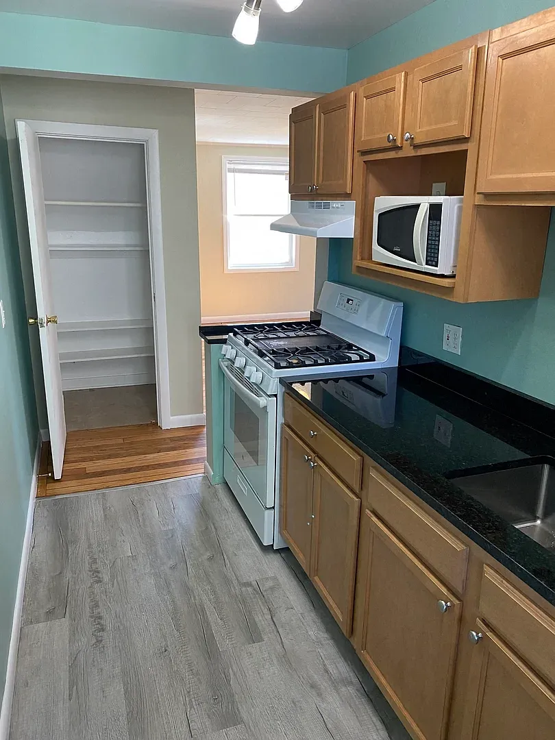1 bed, 542 sqft, $1,895 — Photo 2