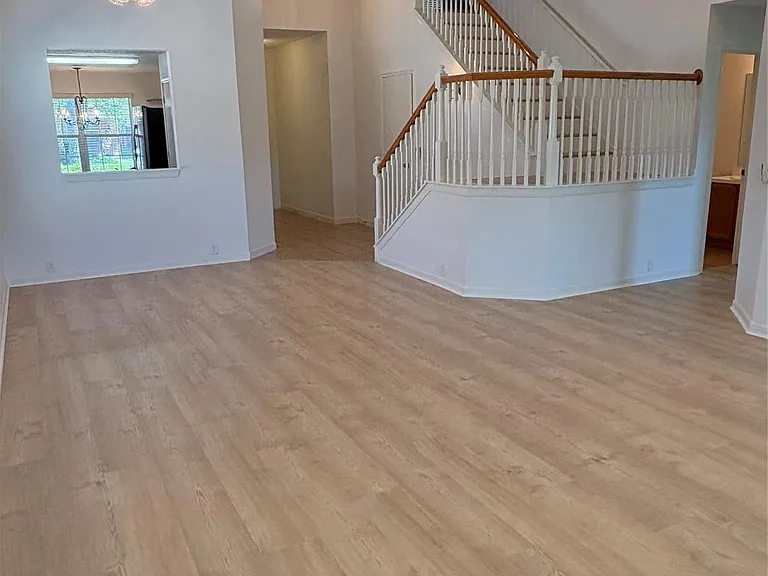 17511 Hoover Gardens Dr — Photo 3