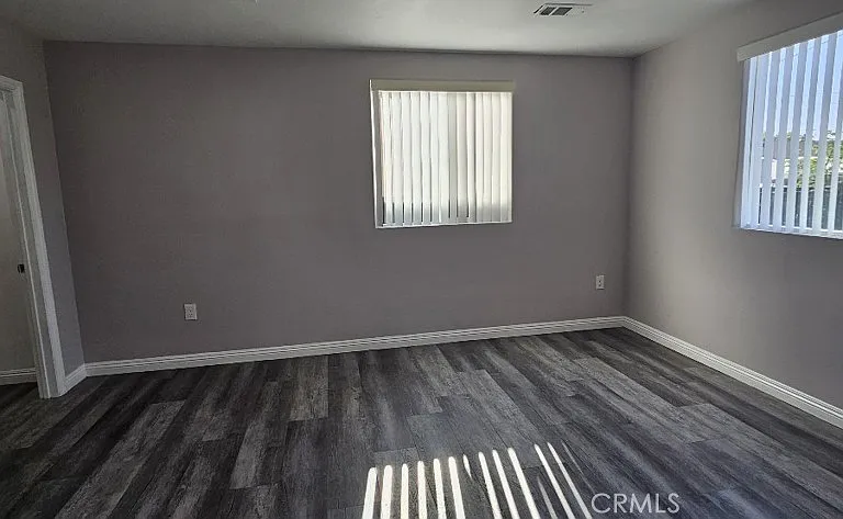 132 E Maple St — Photo 4