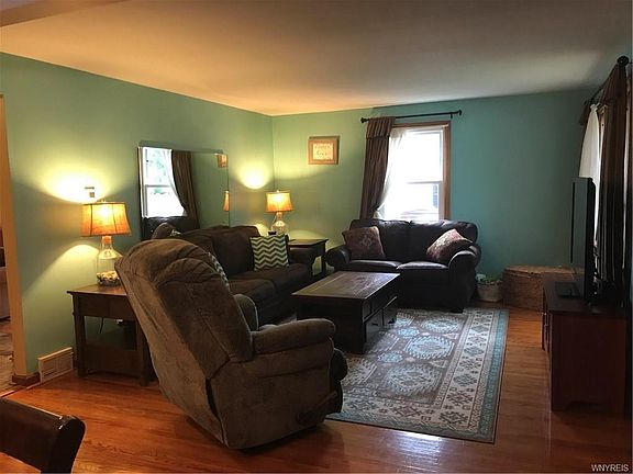 2nd image of 105 Southwood Dr