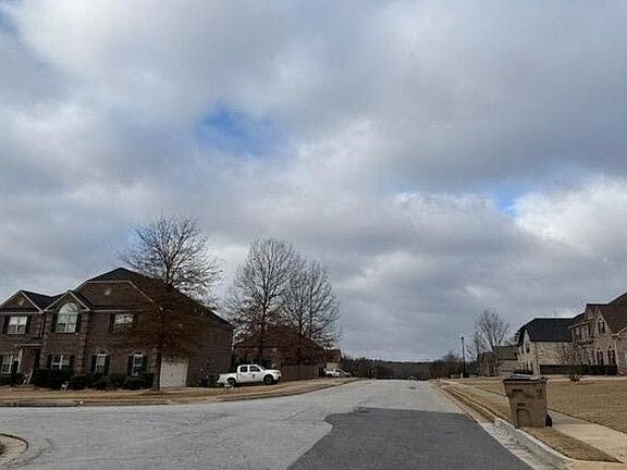 4th image of 649 Corsica Ln