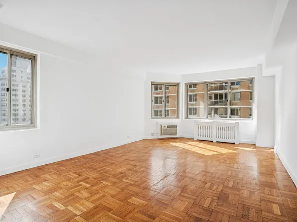 225 E 46th St APT 12C, New York, NY 10017