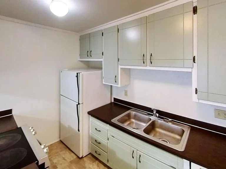 Kendal Court Apartments, 2 Bedroom, 1 Bathroom Apartments for Rent! — Photo 8