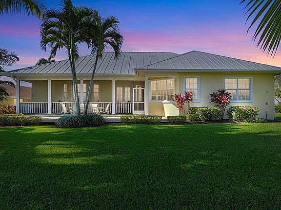 4th image of 1748 SW Oakwater Pointe