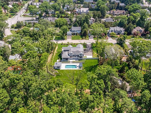 4th image of 396 Knollwood Rd