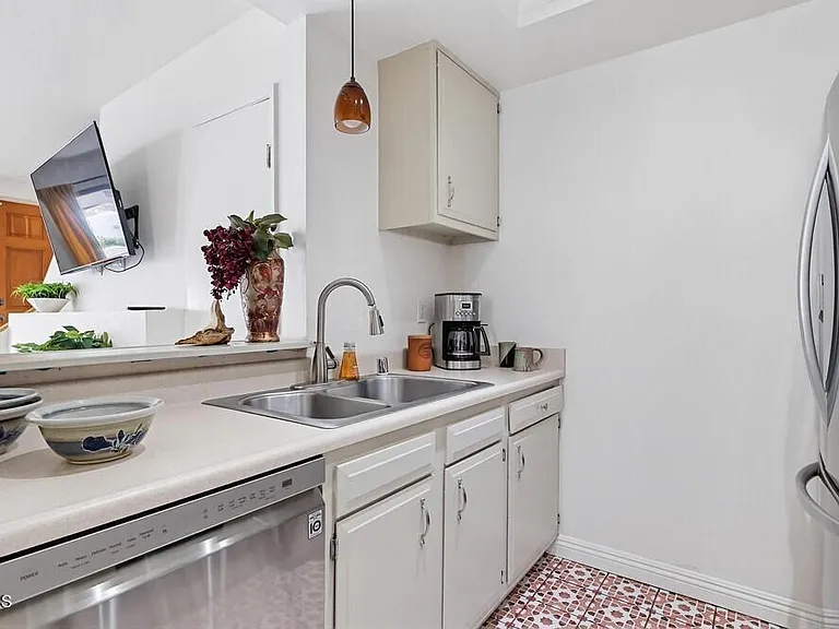 2680 Lake Ave #8 — Photo 12