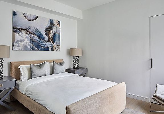 5th image of 572 11th Ave APT 5T