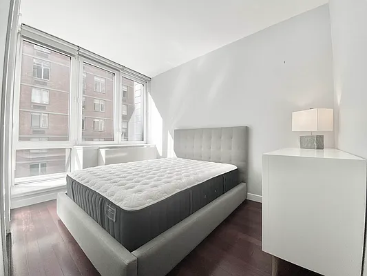 Rented by Bond New York | media 45