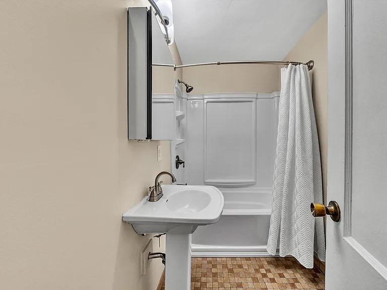 215 S Hill Dr #1 — Photo 11