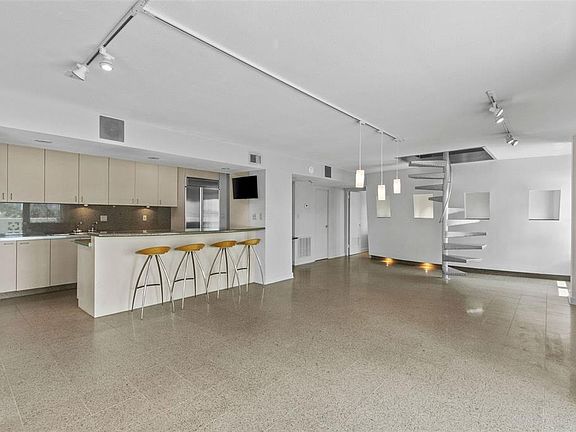 4th image of 2401 BAYSHORE BOULEVARD #410