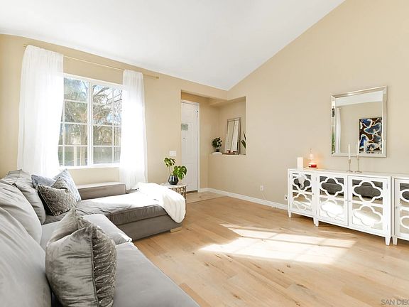 3rd image of 1217 Wolfs Hill Rd