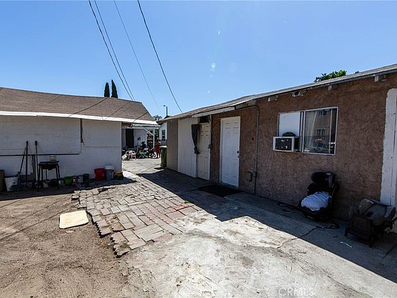 2nd image of 139 W 88th Pl