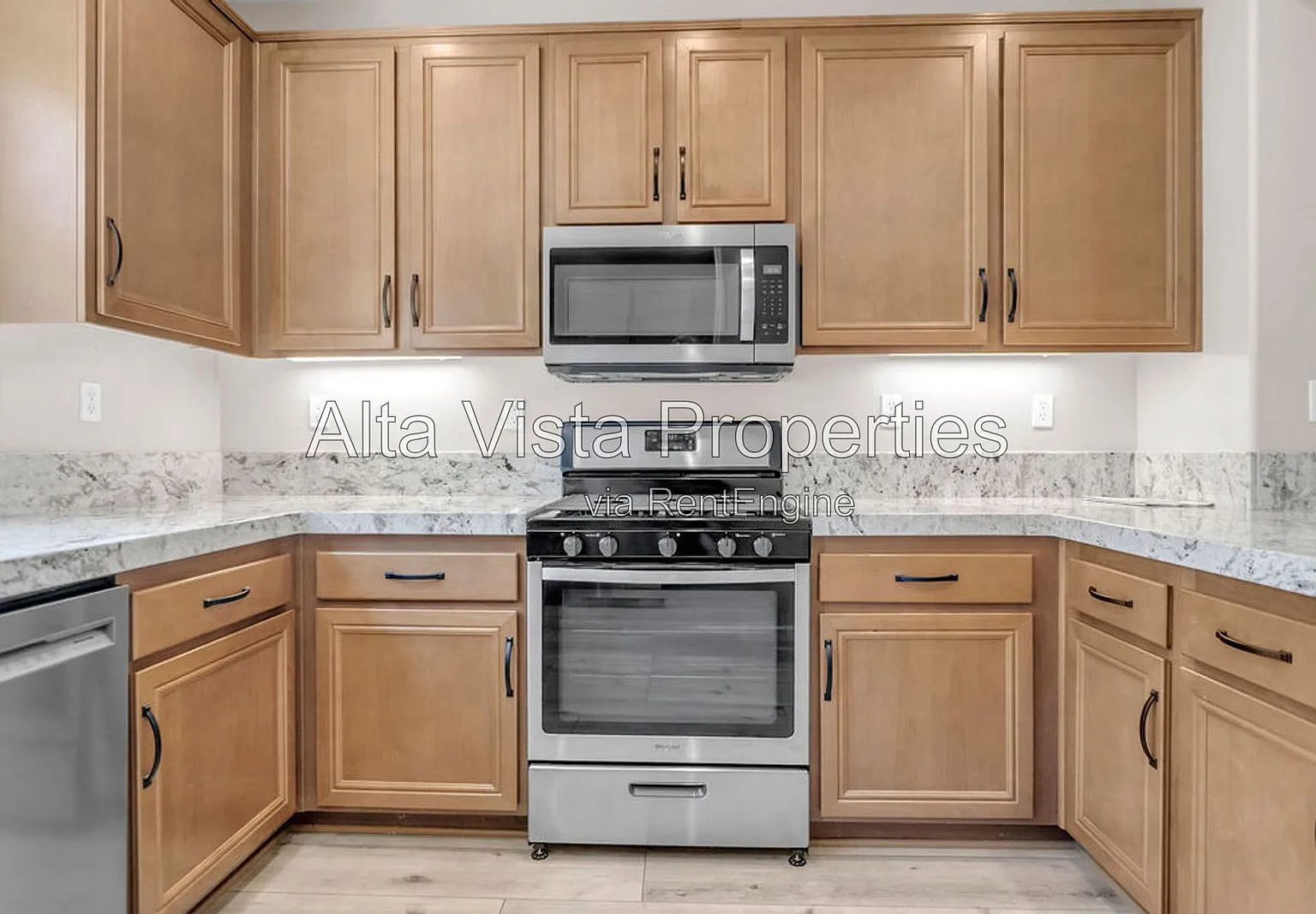 3 bed, 3.5 bath, 1460 sqft, $3,995 — Photo 2