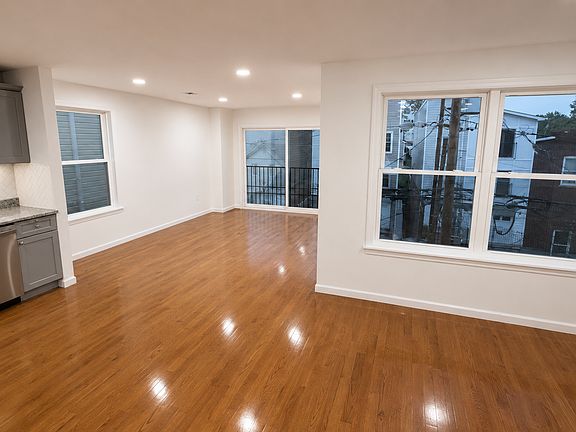 2nd image of 499 S 18th St #2