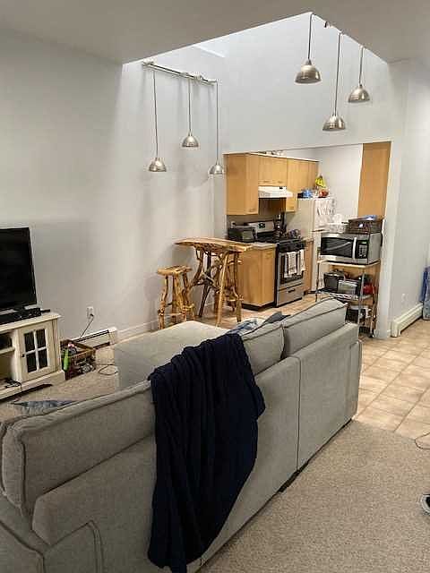 2nd image of 474 Main St APT 2R
