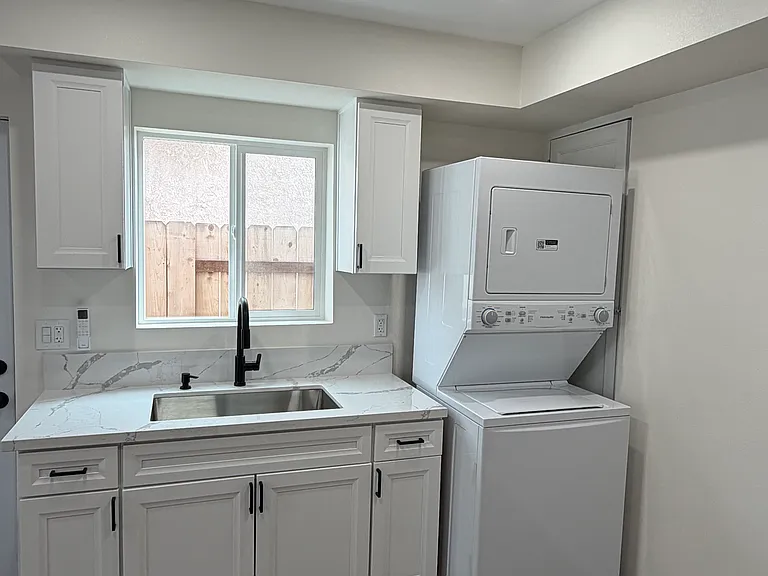764 Manning Way — Photo 5