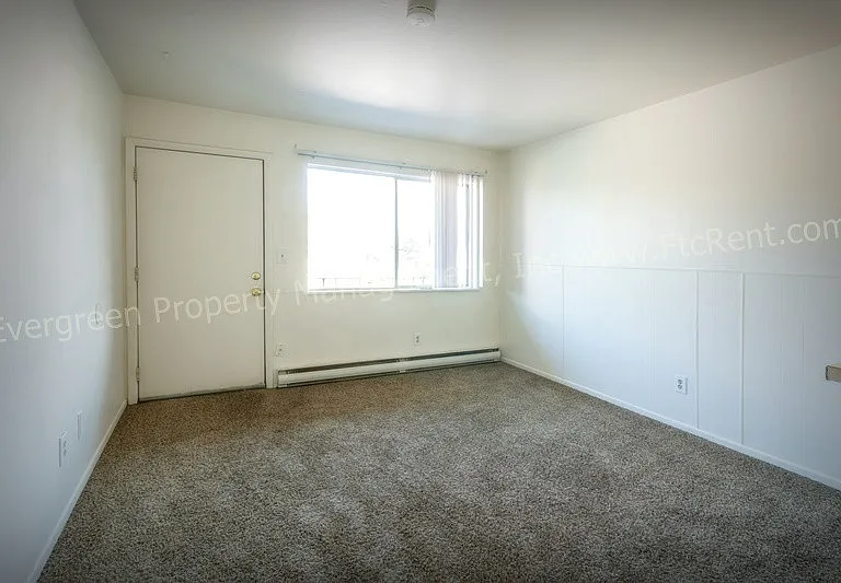2008 W Plum St — Photo 13