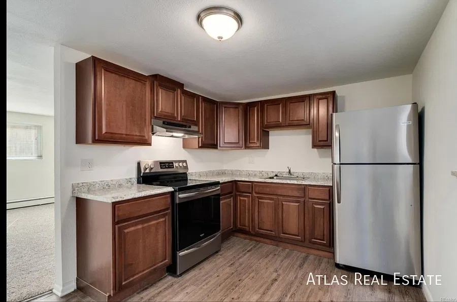 Cozy and well-located 2-bedroom, 1-bath apartment in Wheat Ridge available September! — Photo 1