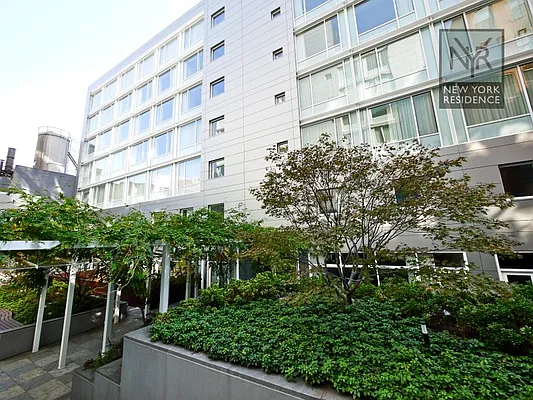Rented by New York Residence | media 18