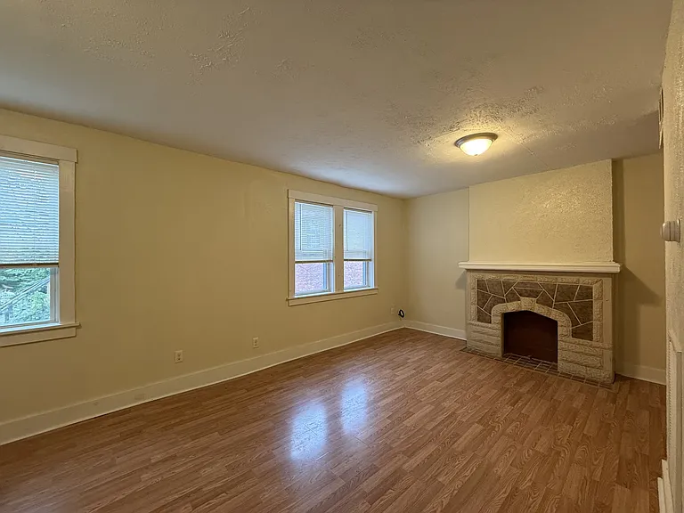 915 Chartiers Ave #4 — Photo 14
