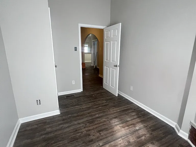 118 W Centerview St #120 — Photo 7