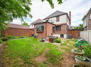 3030 149th St, Flushing, NY 11354