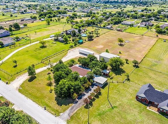 3rd image of 8532 Marianna Way