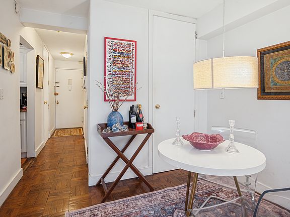 5th image of 210 E 63rd St APT 6D