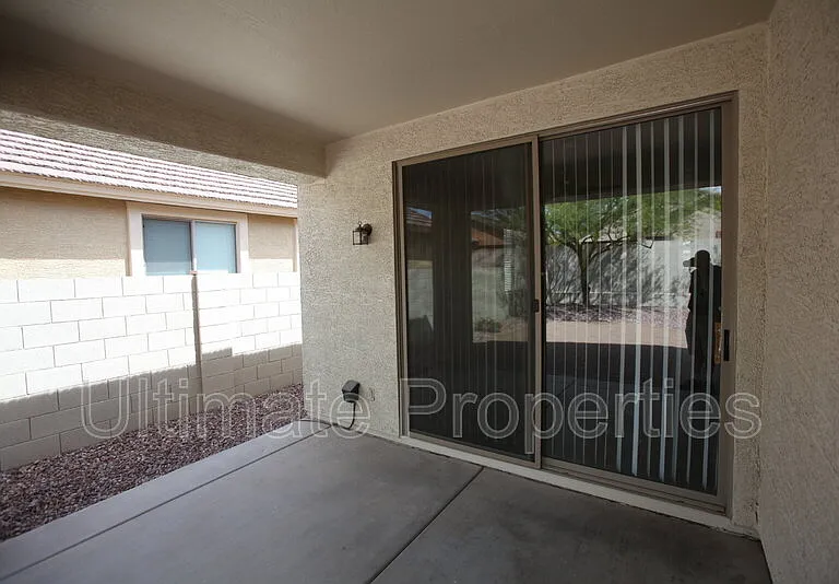2230 W Oyer Ln — Photo 26
