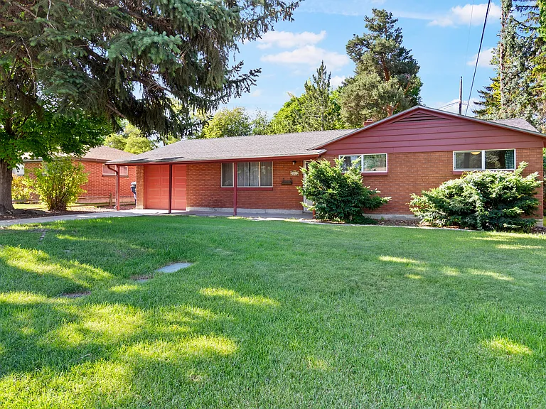 680 Borah Ave — Photo 3