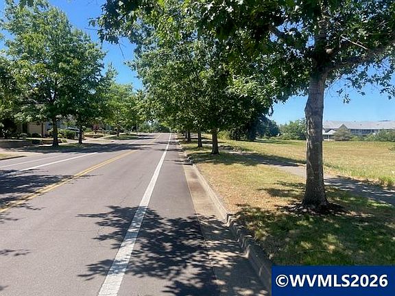 5th image of 4653 SW Birdsong Dr
